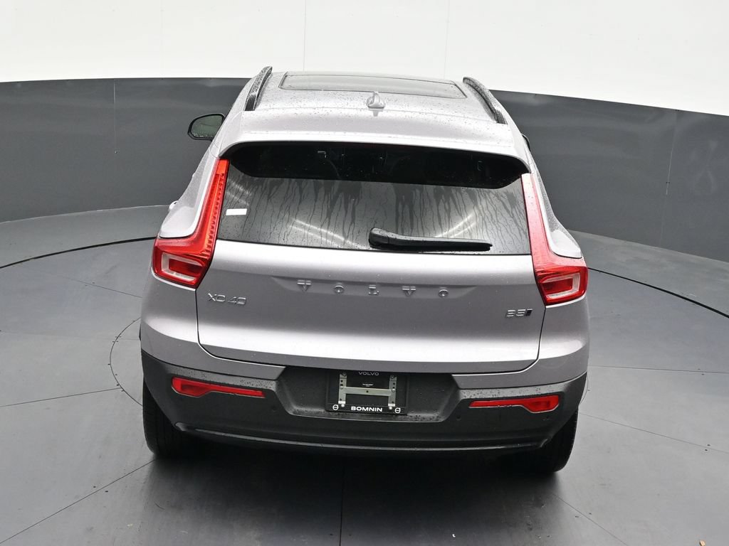 New 2026 Volvo XC40 B5 Plus w/ Protection Package Premier AWD/4WD image 16