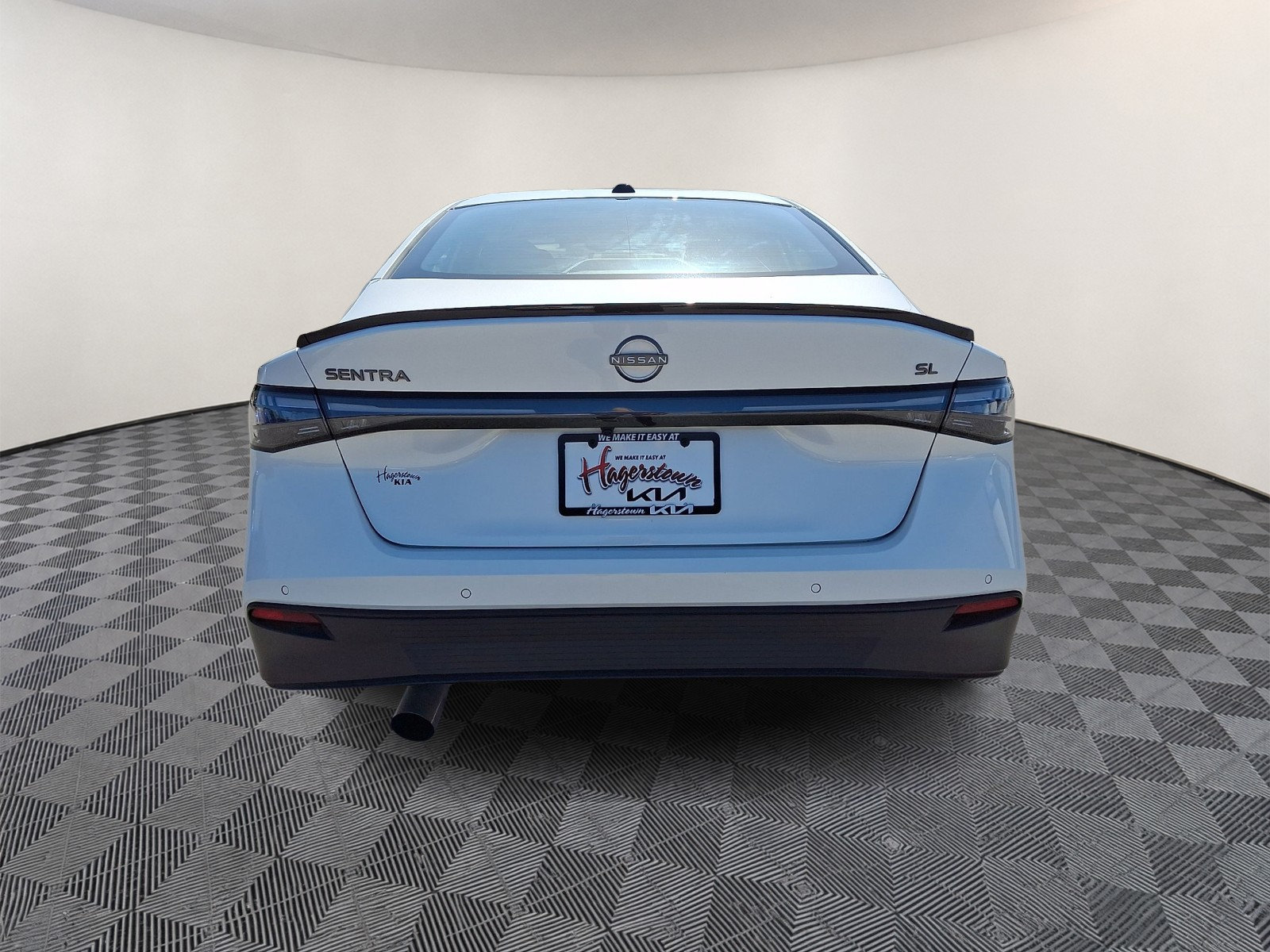 Used 2026 Nissan Sentra SL w/ Floor Mat Package FWD image 5