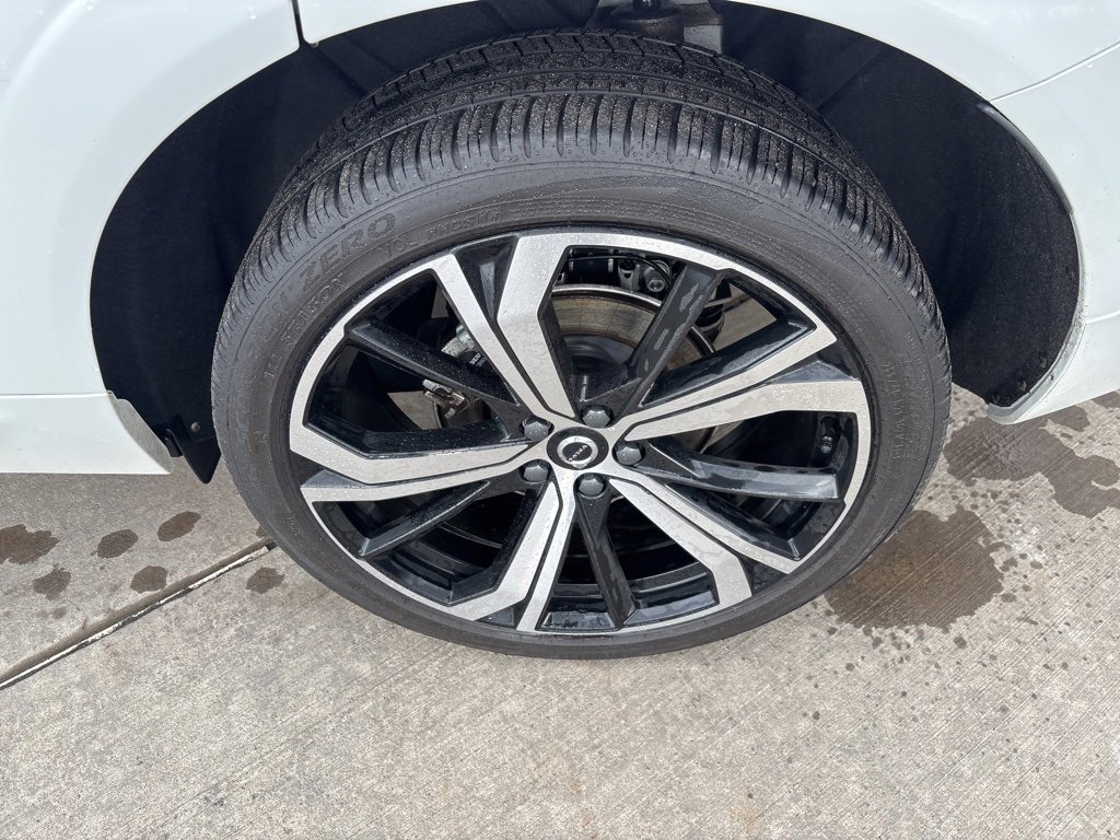 Certified 2024 Volvo XC60 B5 Ultimate w/ Protection Package Premier image 14