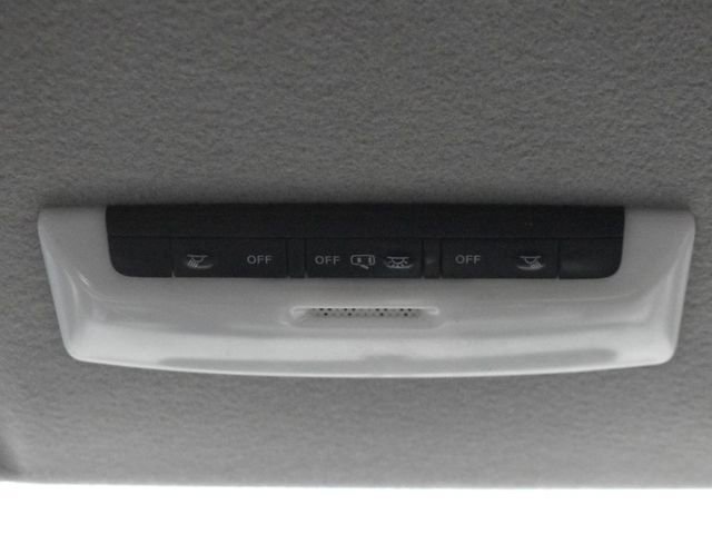 Used 2019 Nissan Kicks SV FWD image 13