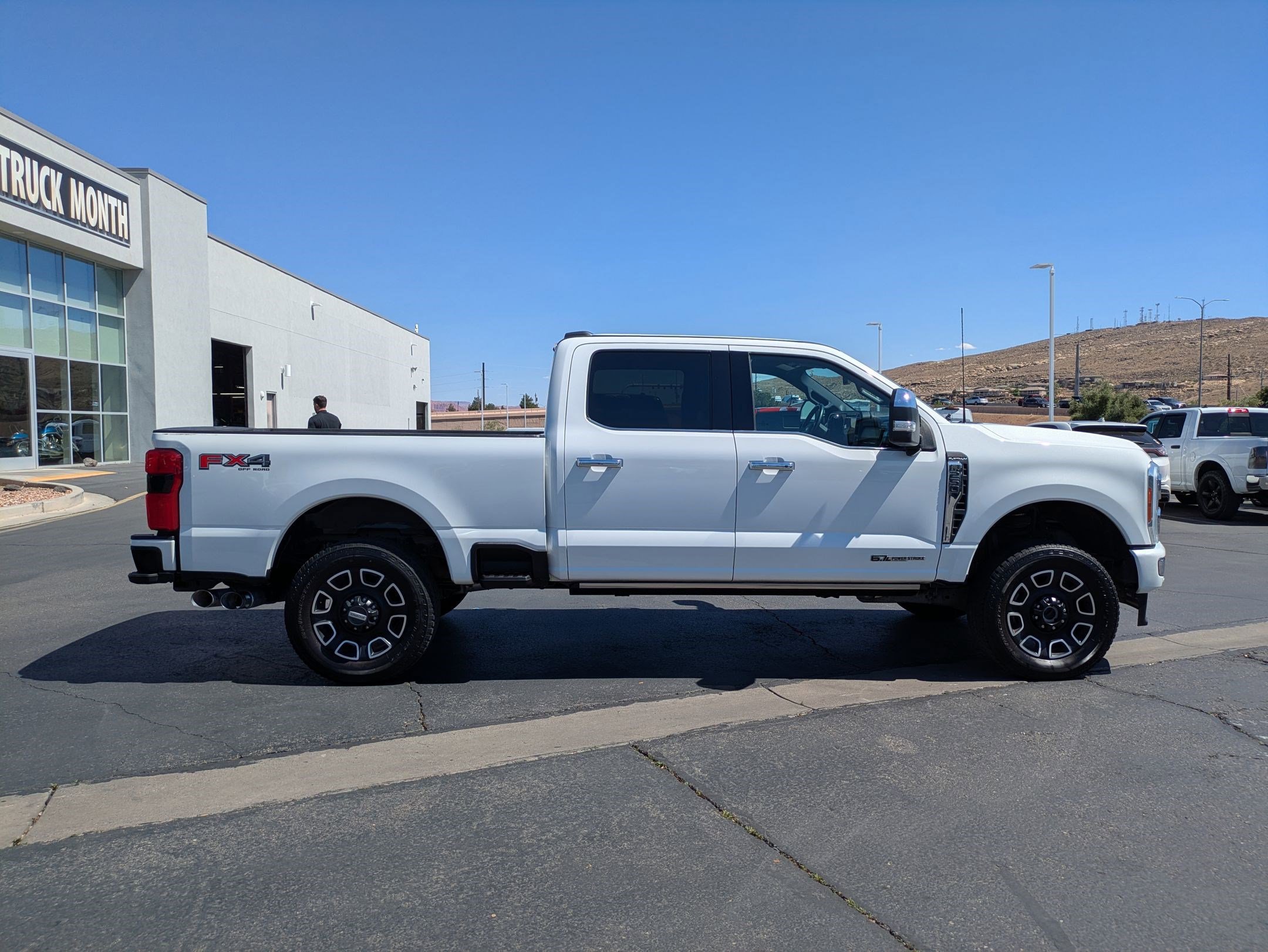 Used 2023 Ford F250 Platinum w/ FX4 Off-Road Package image 3