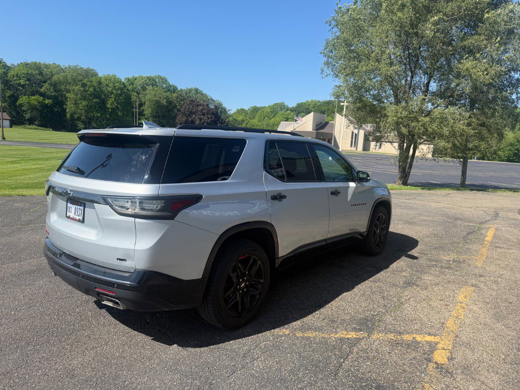 Used 2019 Chevrolet Traverse Premier w/ Redline Edition AWD/4WD image 6