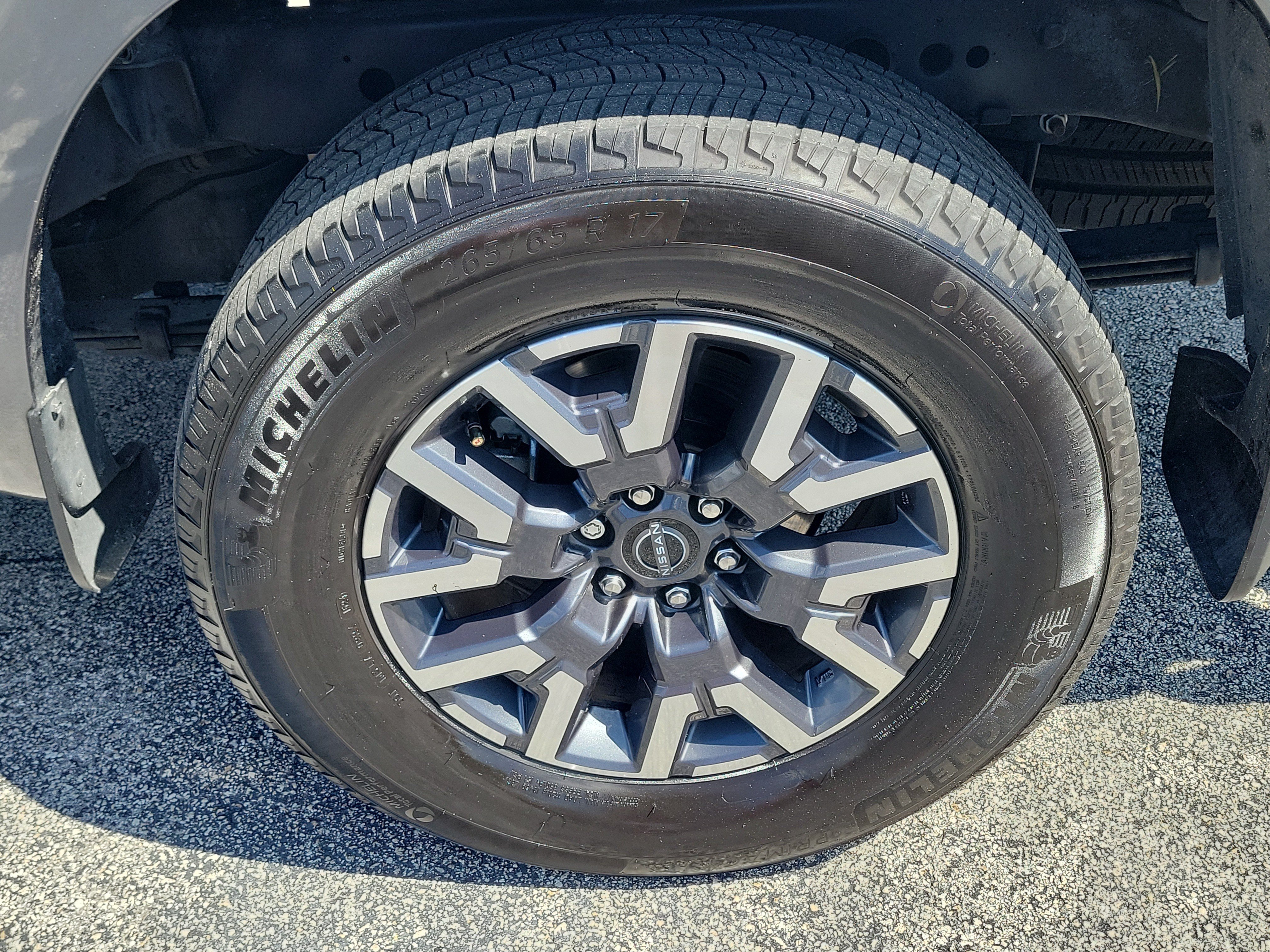 Certified 2024 Nissan Frontier SL w/ Technology Package AWD/4WD image 8