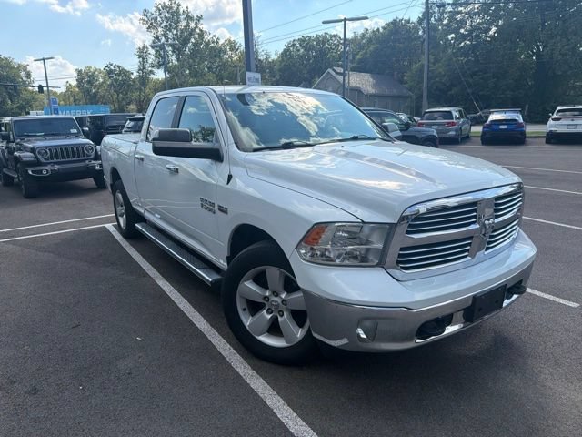 Used 2017 RAM 1500 Classic SLT w/ SLT Plus D←cor Group AWD/4WD image 4