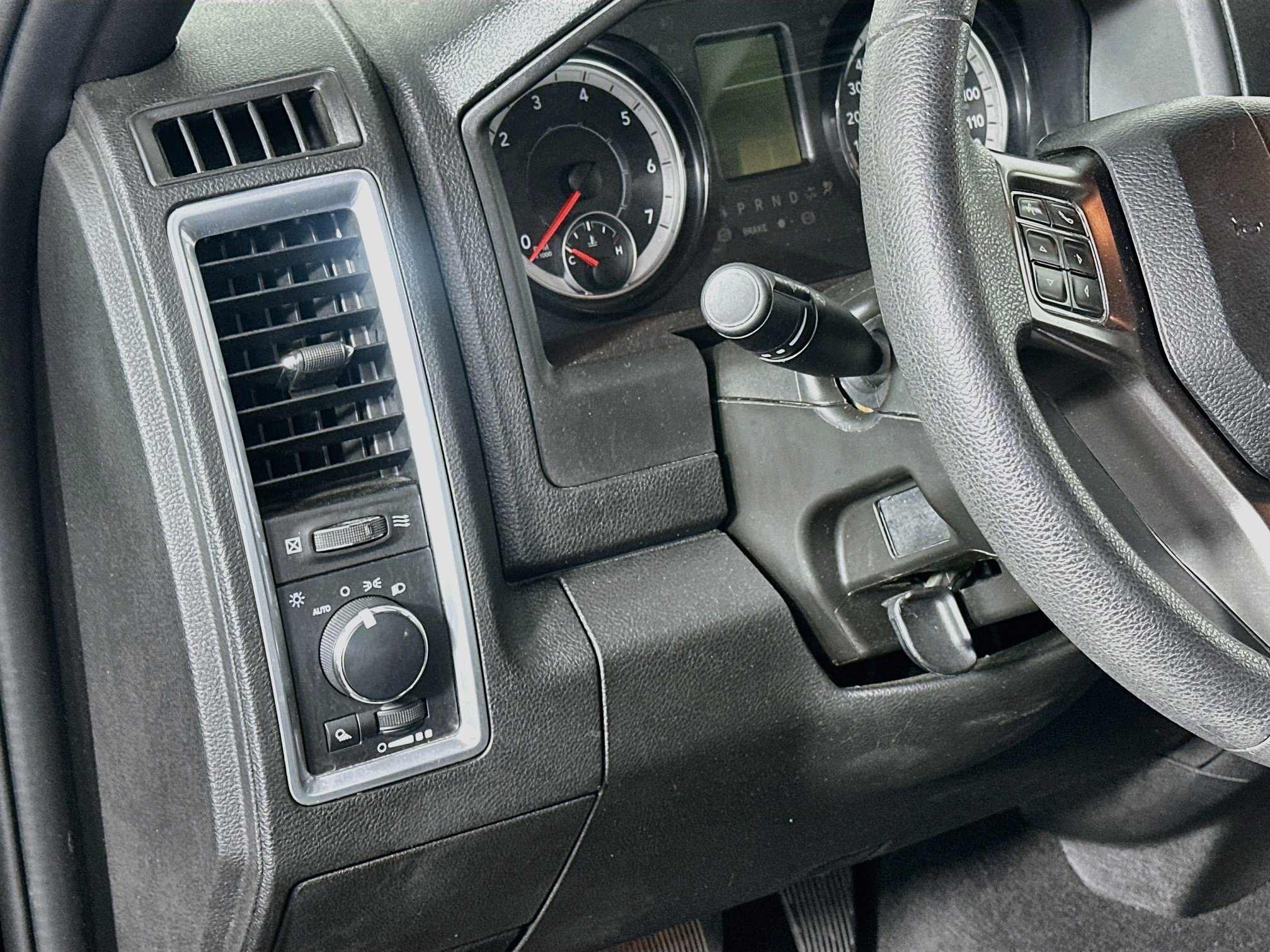 Used 2024 RAM 1500 Warlock AWD/4WD image 16