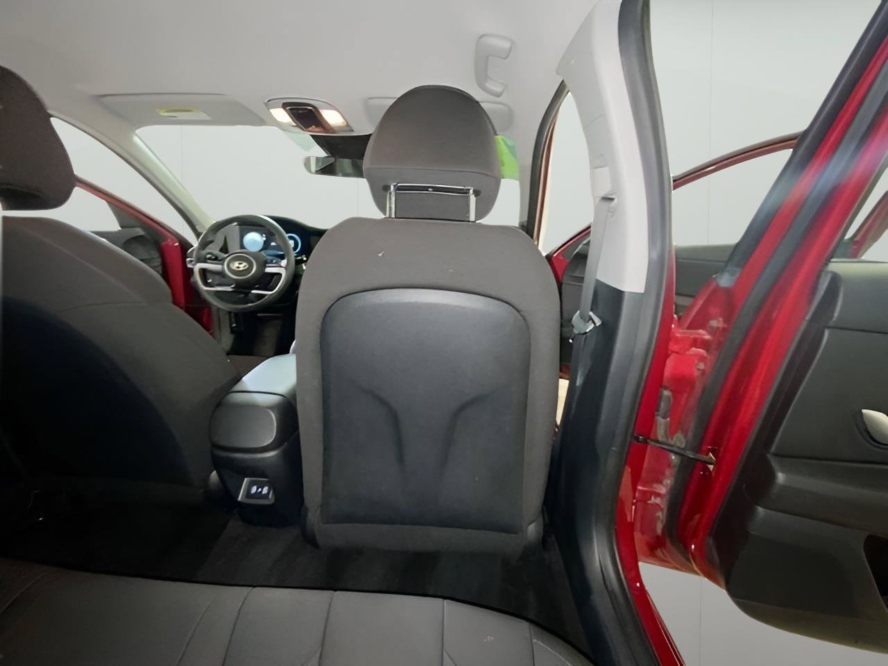 Used 2024 Hyundai Elantra SEL FWD image 36