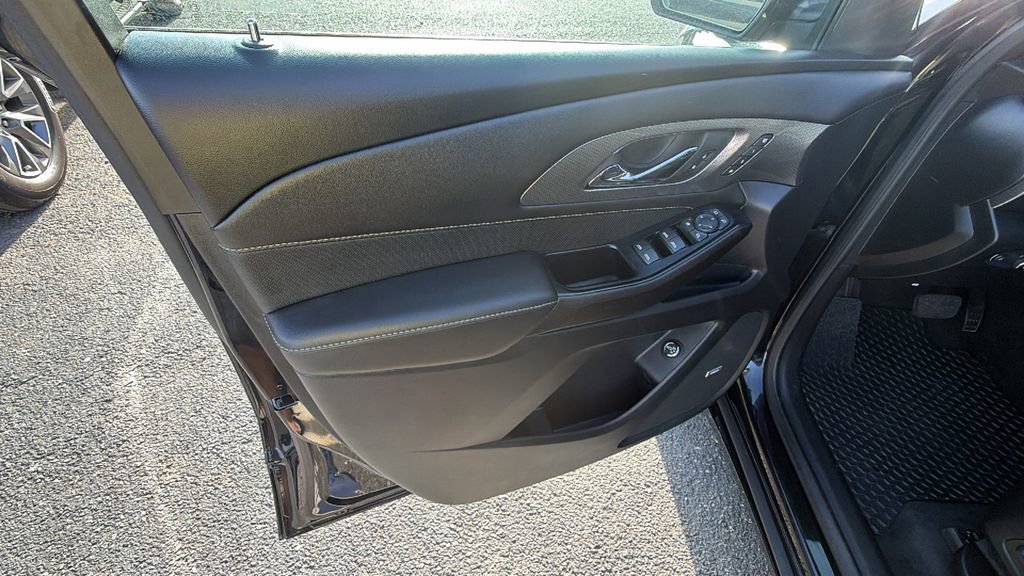 Certified 2023 Chevrolet Traverse Premier w/ Redline Edition image 11