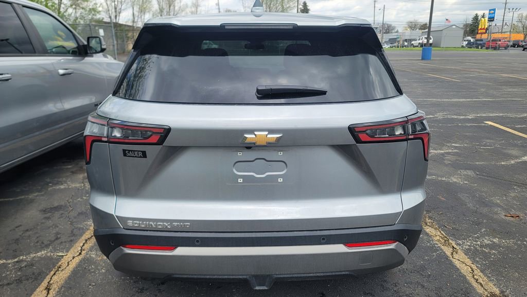 Used 2026 Chevrolet Equinox LT w/ Convenience Package II image 5