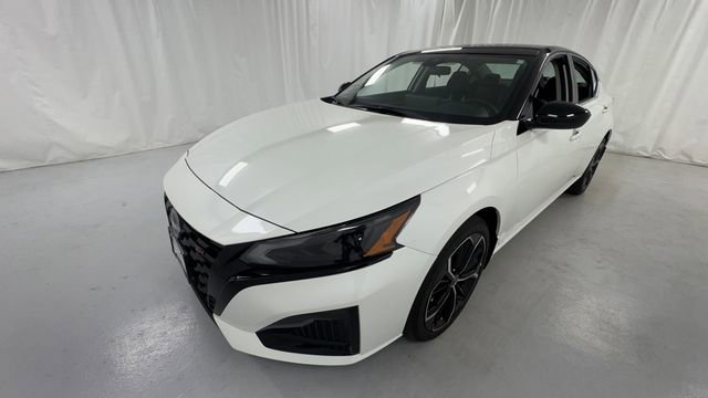 New 2026 Nissan Altima 2.5 SR AWD/4WD image 7