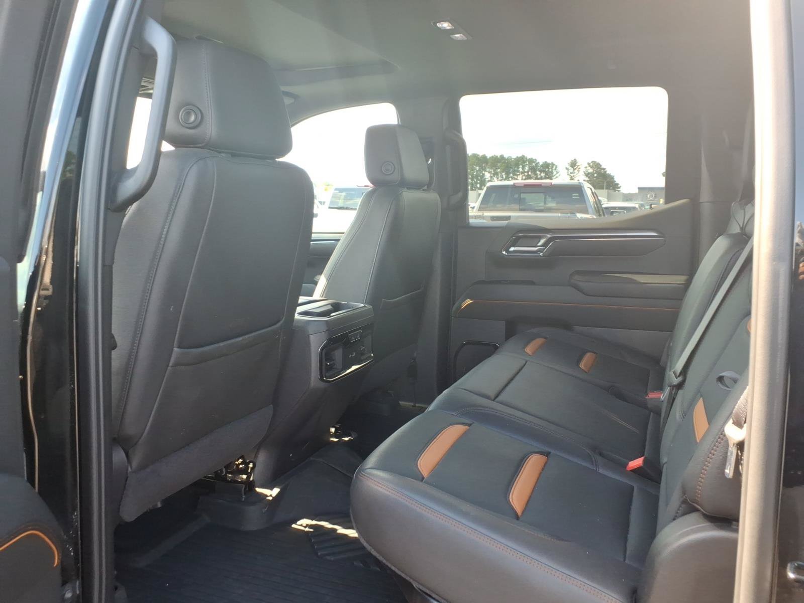 Used 2024 GMC Sierra 1500 AT4 w/ Technology Package AWD/4WD image 23
