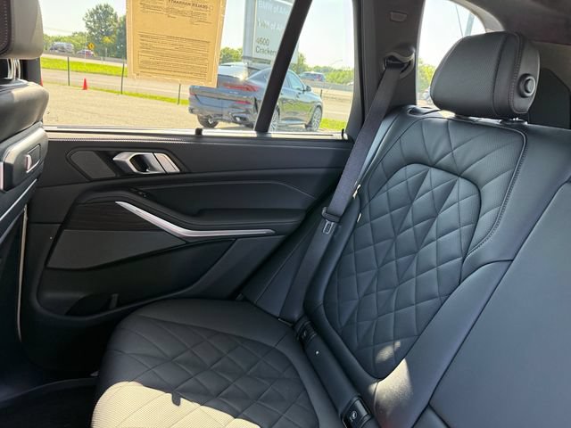 Used 2024 BMW X5 xDrive40i w/ Executive Package AWD/4WD image 25