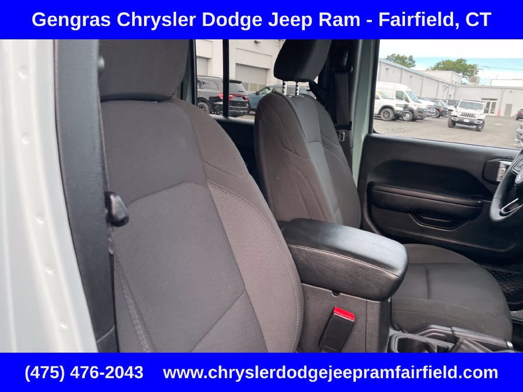 Certified 2023 Jeep Wrangler Unlimited w/ Sun & Screen Package AWD/4WD image 22