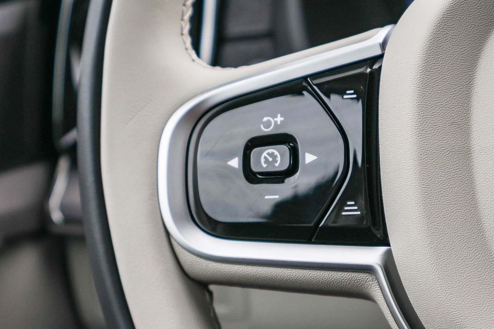 New 2026 Volvo XC90 T8 Ultra w/ Protection Package Premier image 38