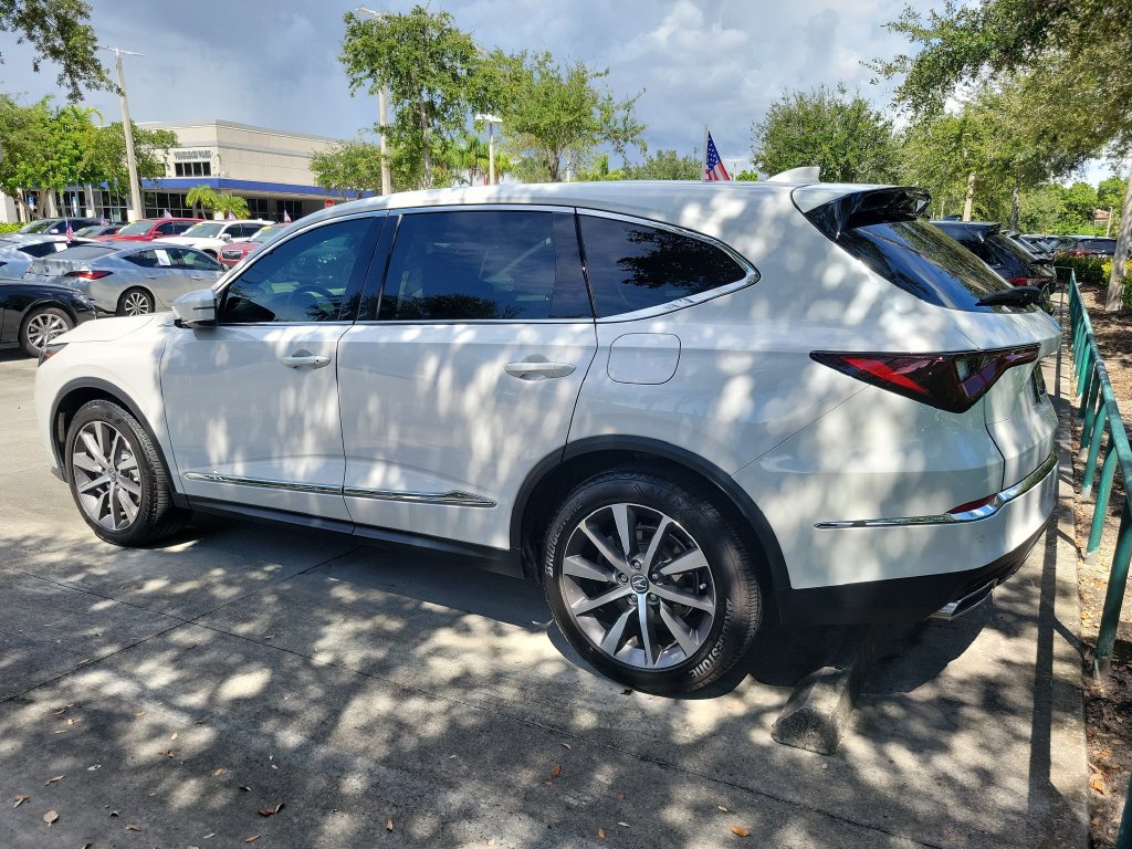 Certified 2025 Acura MDX w/ Technology Package FWD image 7