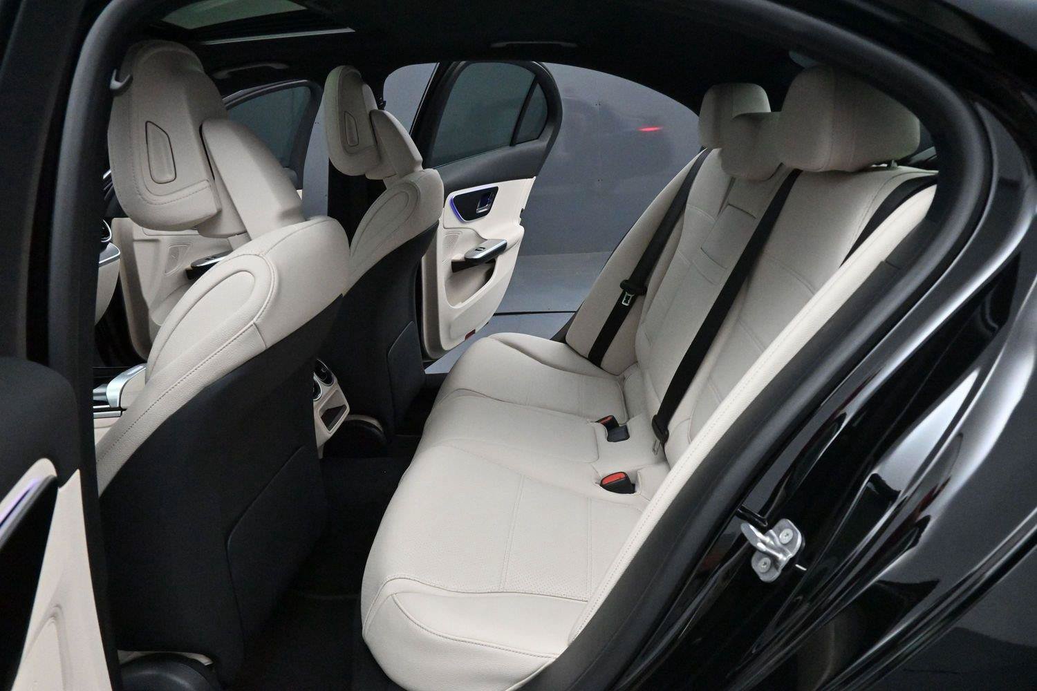 Used 2025 Mercedes-Benz C 300 4MATIC Sedan image 28