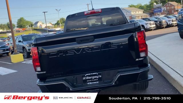 Used 2025 Chevrolet Colorado W/T w/ WT Custom Package AWD/4WD image 9