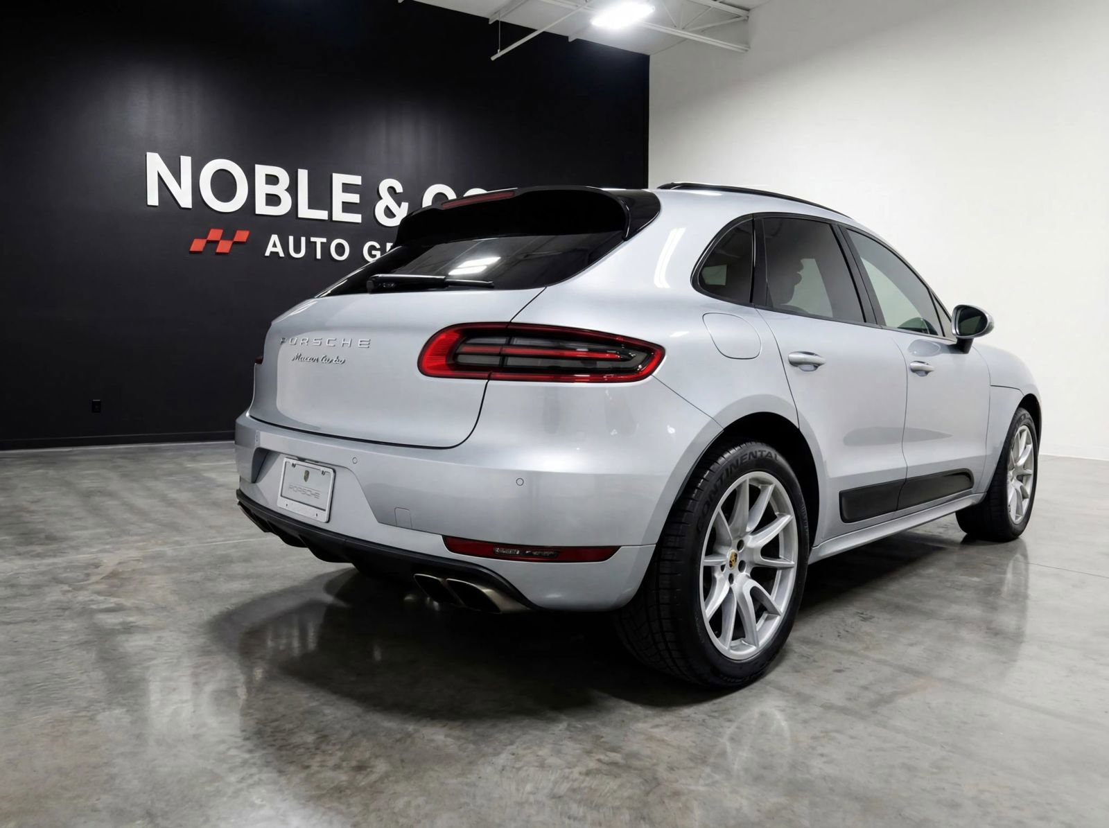 Used 2015 Porsche Macan Turbo image 3