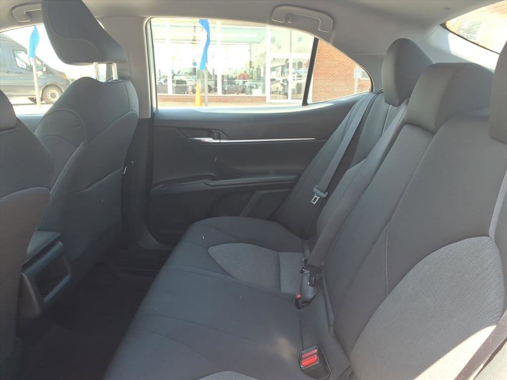 Used 2022 Toyota Camry LE FWD image 9