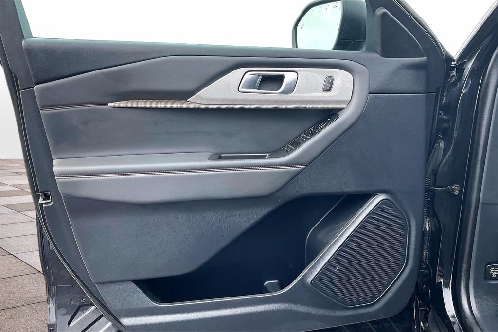 Certified 2025 Ford Explorer Active AWD/4WD image 23