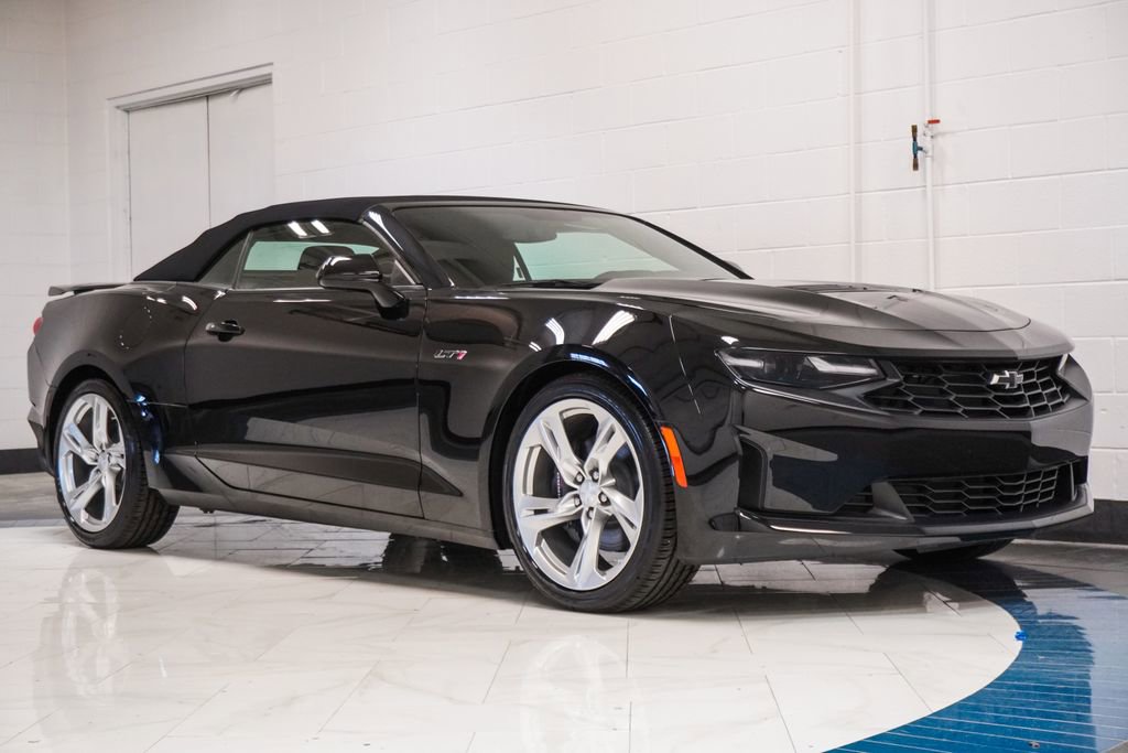 Used 2023 Chevrolet Camaro LT w/ Technology Package RWD image 5