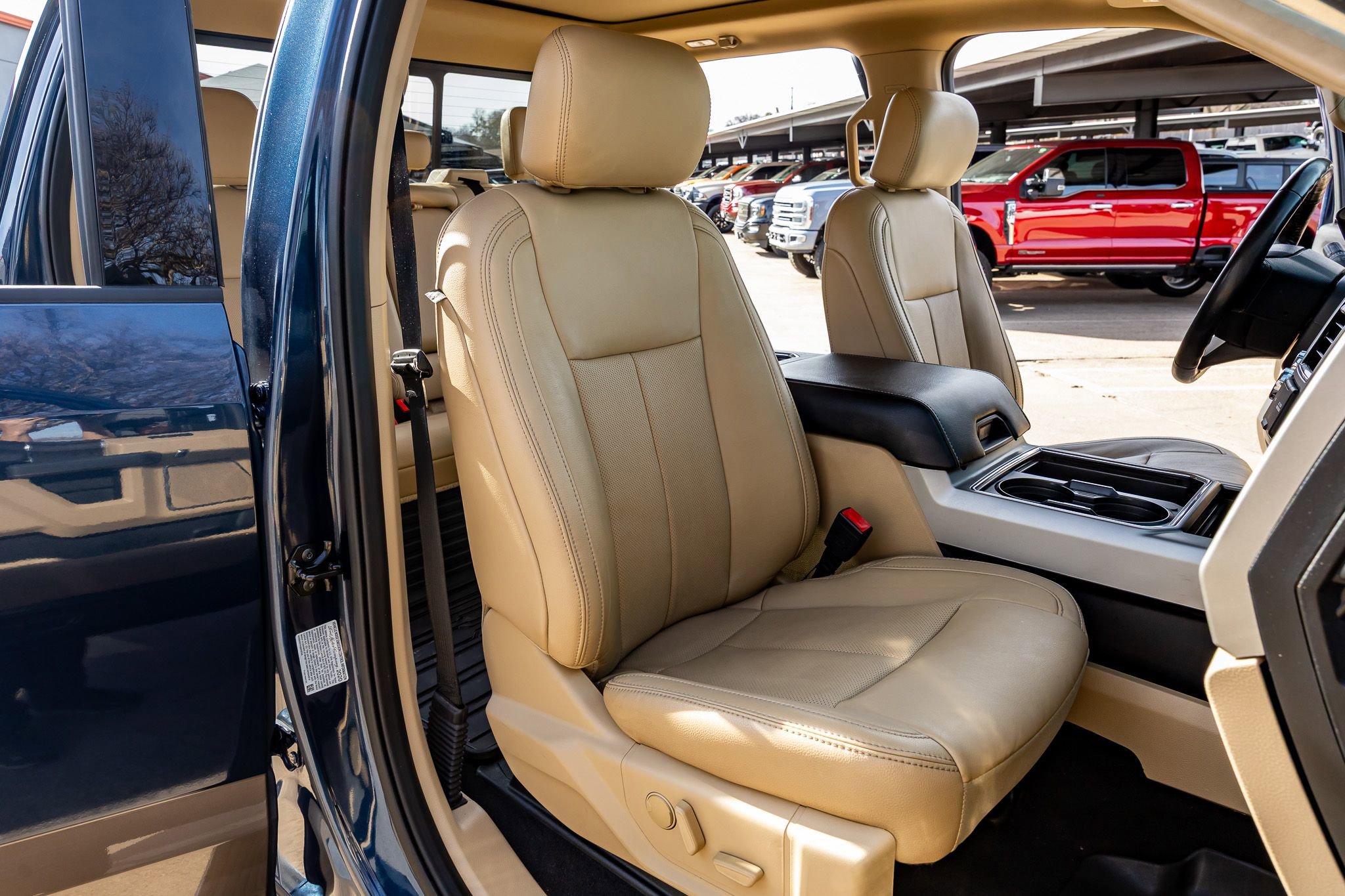 Used 2020 Ford F350 Lariat w/ Lariat Ultimate Package image 30