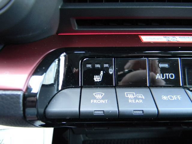 Used 2024 Toyota Prius Prime FWD image 15