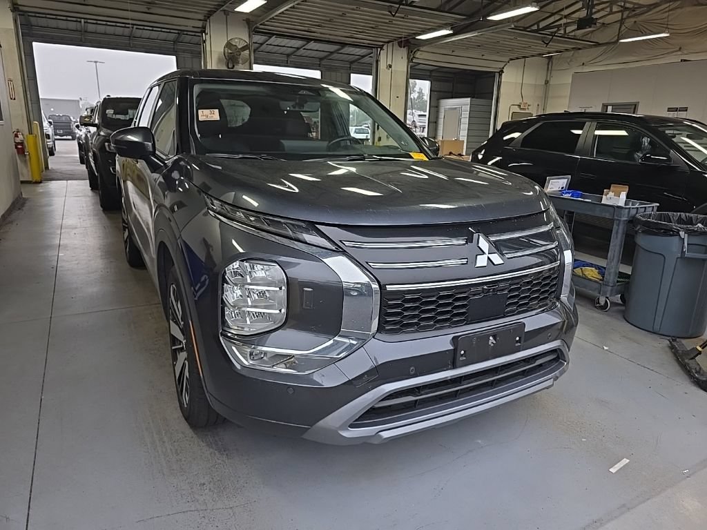 Used 2025 Mitsubishi Outlander AWD