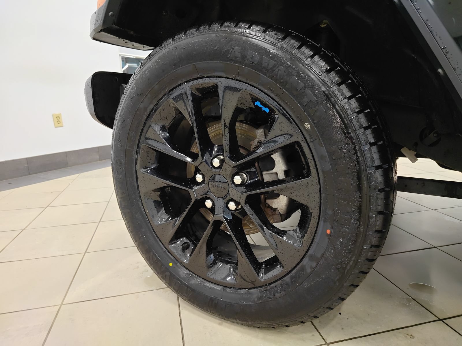 Used 2022 Jeep Wrangler Unlimited Sahara AWD/4WD image 9