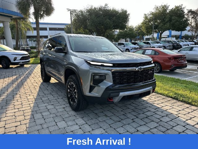Used 2025 Chevrolet Traverse Z71 w/ Driver Confidence Package AWD/4WD image 17