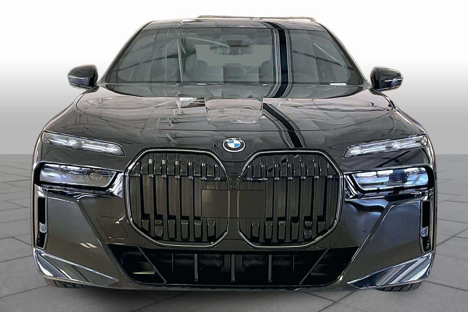 New 2026 BMW 750e xDrive w/ Executive Package AWD/4WD image 3