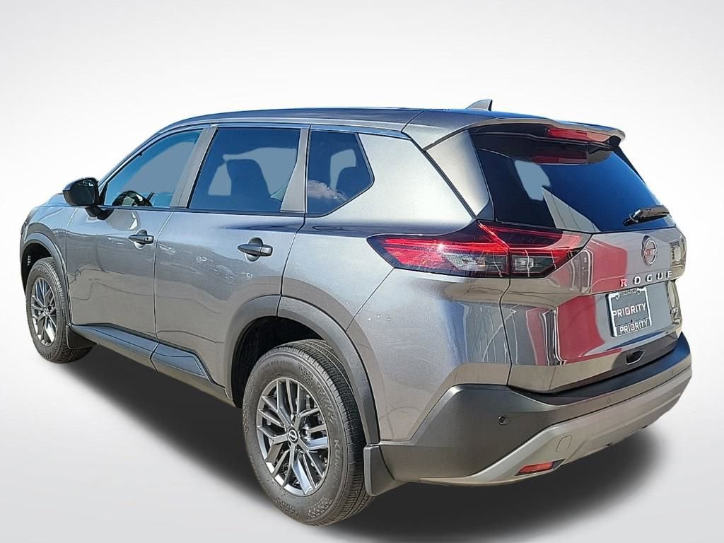 Used 2023 Nissan Rogue S image 3