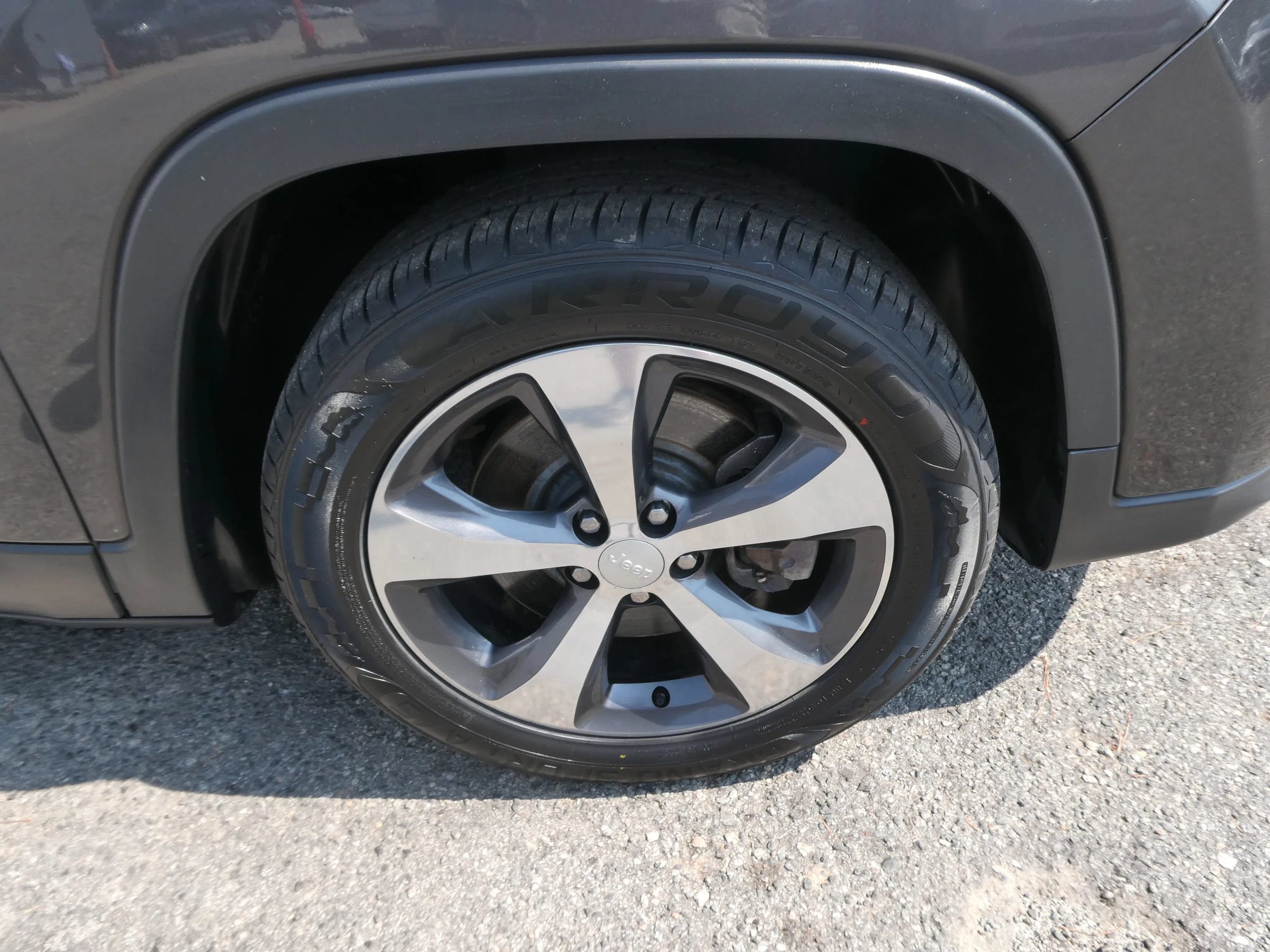 Used 2019 Jeep Cherokee Limited FWD image 31