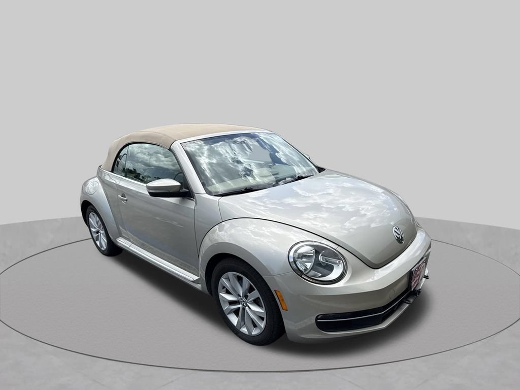 Used 2014 Volkswagen Beetle TDI FWD image 3