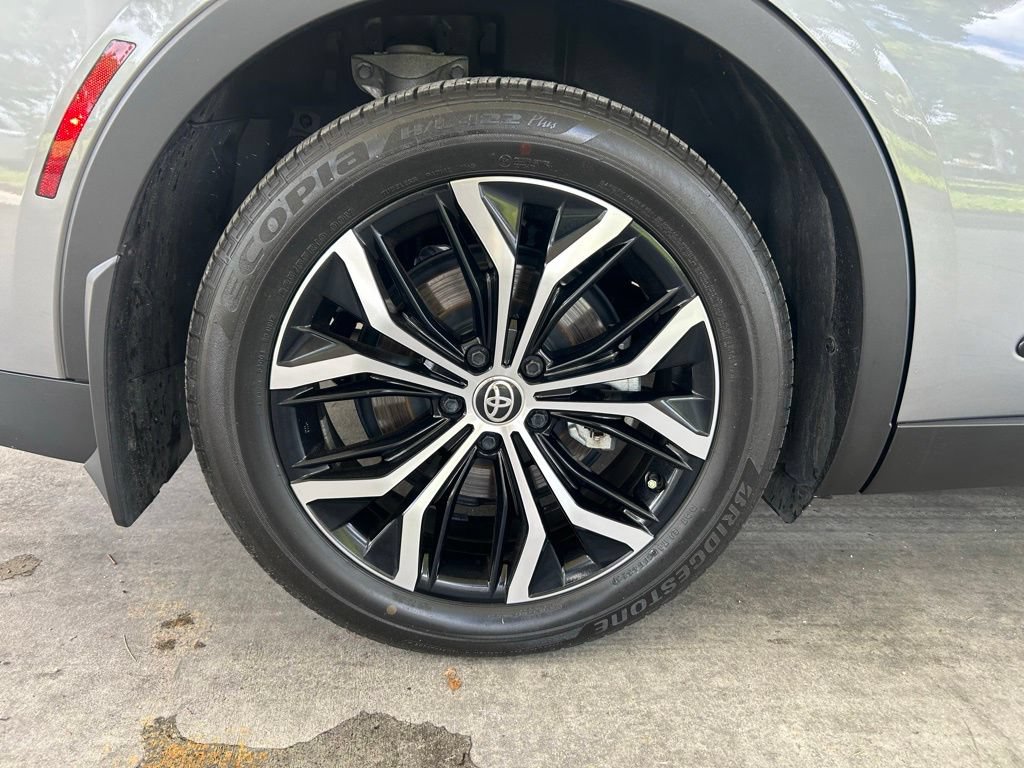 Used 2024 Toyota Crown AWD/4WD image 18