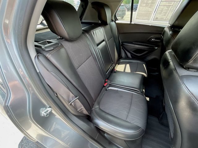 Used 2019 Chevrolet Trax LT w/ LT Convenience Package FWD image 25