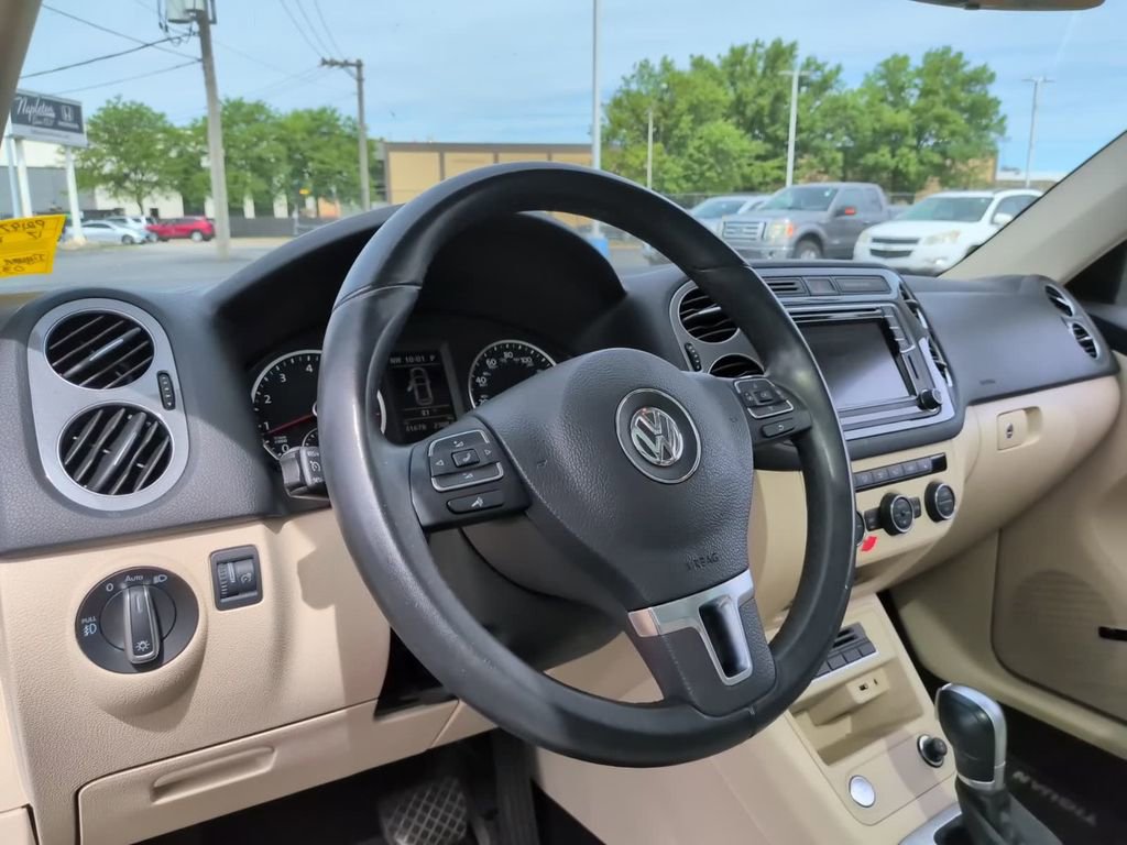 Used 2017 Volkswagen Tiguan SEL FWD image 29
