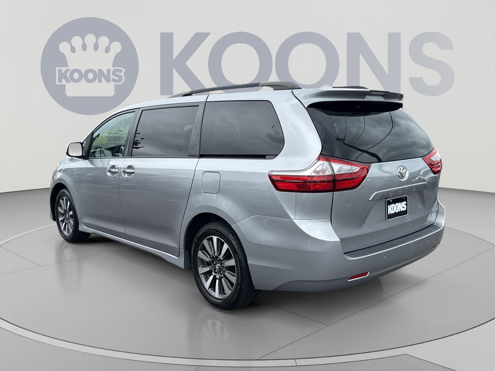 Used 2018 Toyota Sienna XLE Premium AWD/4WD image 4
