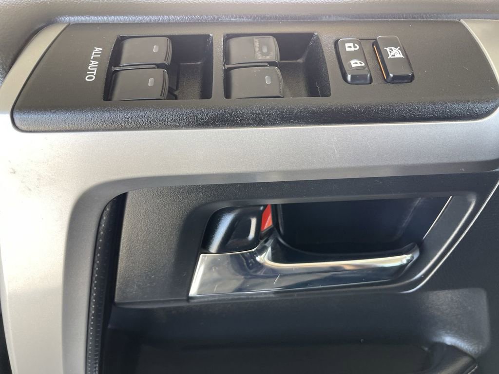 Used 2022 Toyota 4Runner SR5 Premium w/ Moonroof Package AWD/4WD image 24