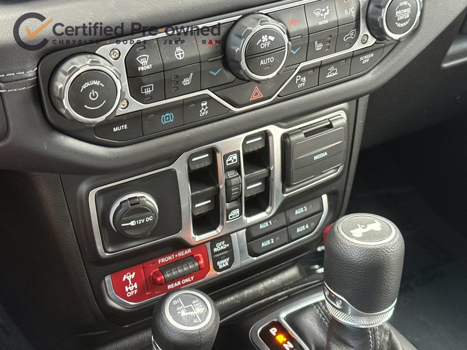 Used 2025 Jeep Wrangler Unlimited Rubicon 4xe w/ Safety Group AWD/4WD image 21