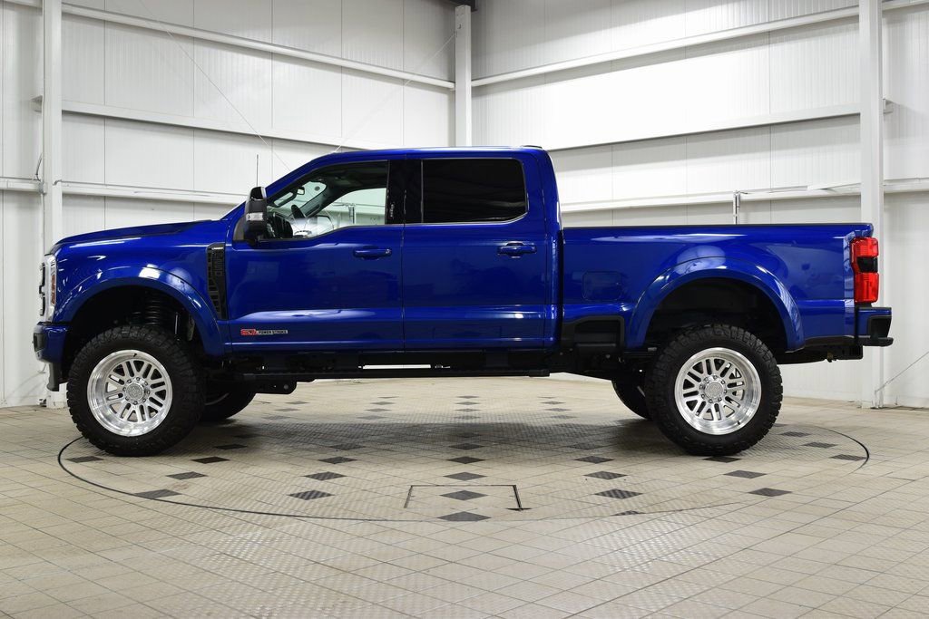 Used 2026 Ford F250 Lariat w/ Black Appearance Package image 4