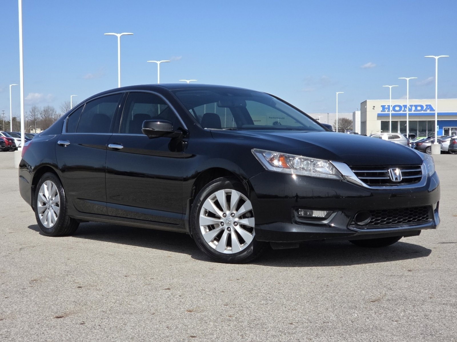 Used 2015 Honda Accord Touring image 2