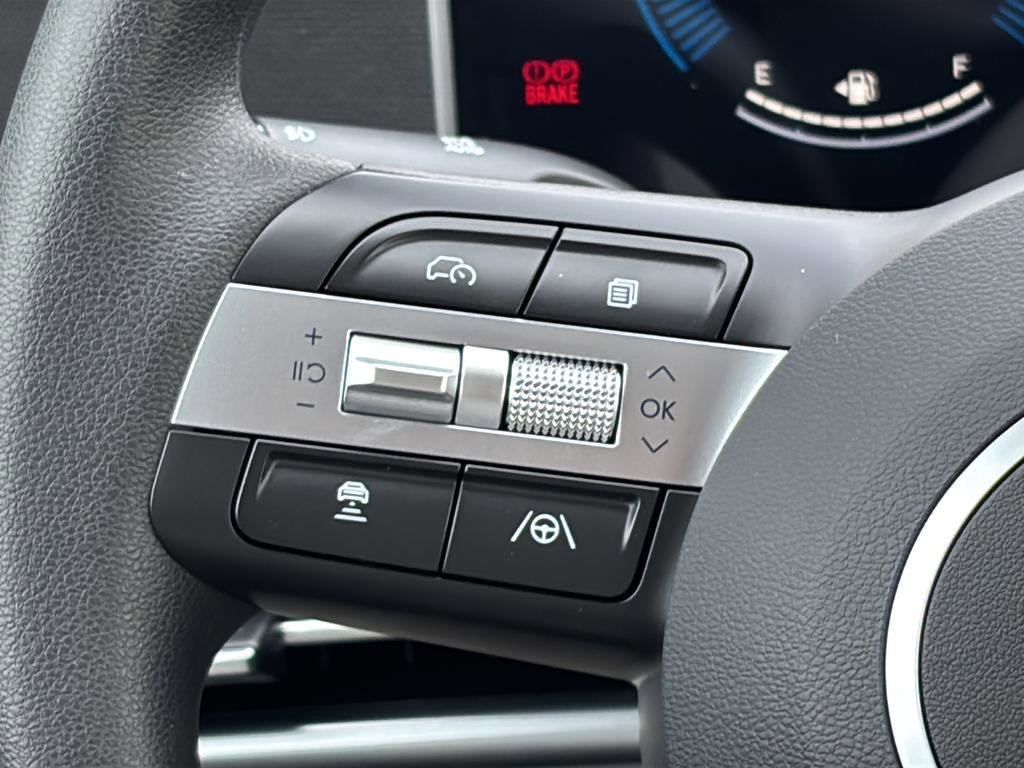 Certified 2025 Hyundai Tucson SE image 26