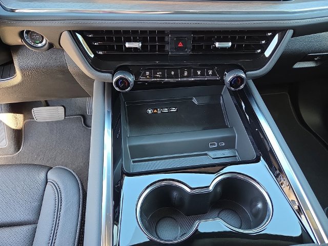 New 2026 Chevrolet Tahoe High Country w/ Sun And Tow Package AWD/4WD image 25