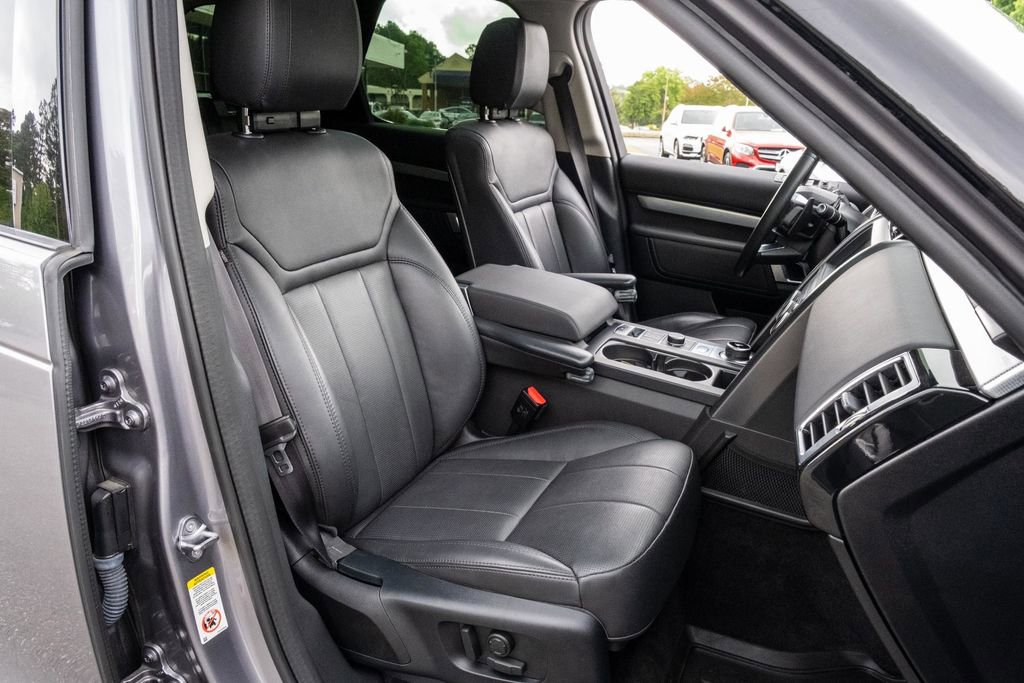 Used 2020 Land Rover Discovery Landmark AWD/4WD image 29