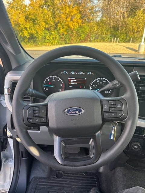 New 2025 Ford F450 XL w/ XL Chrome Package image 19