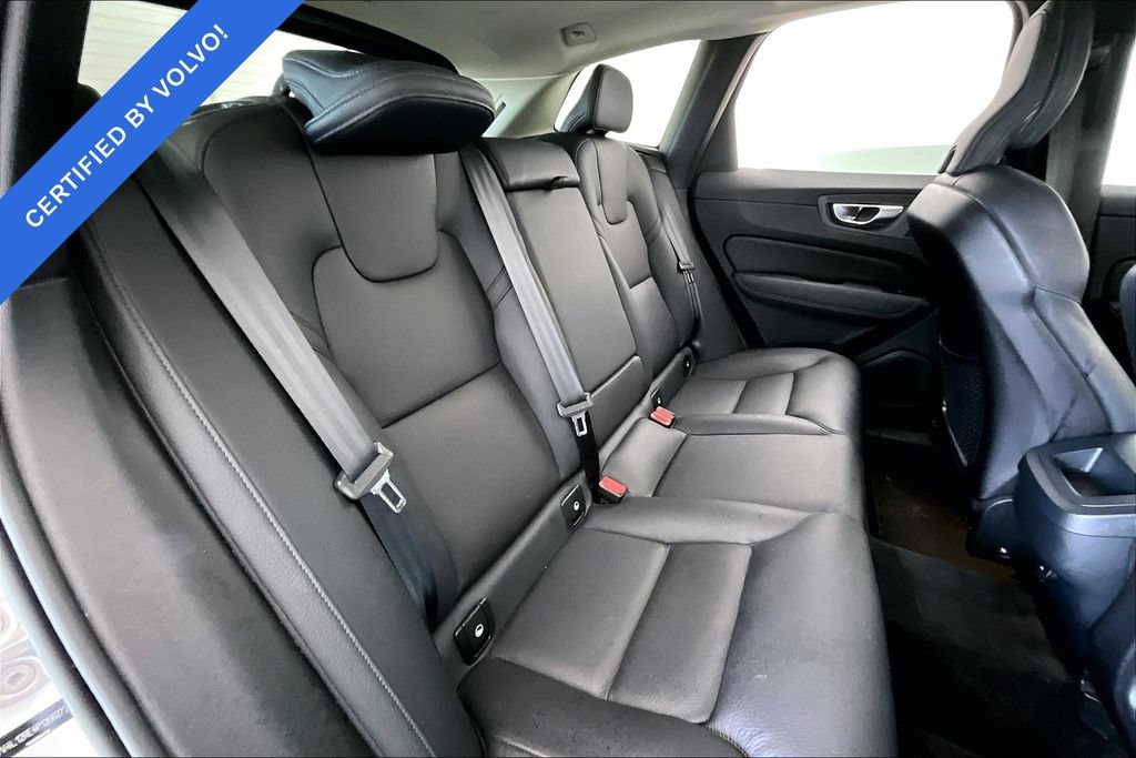 Used 2023 Volvo XC60 B5 Plus AWD/4WD image 31