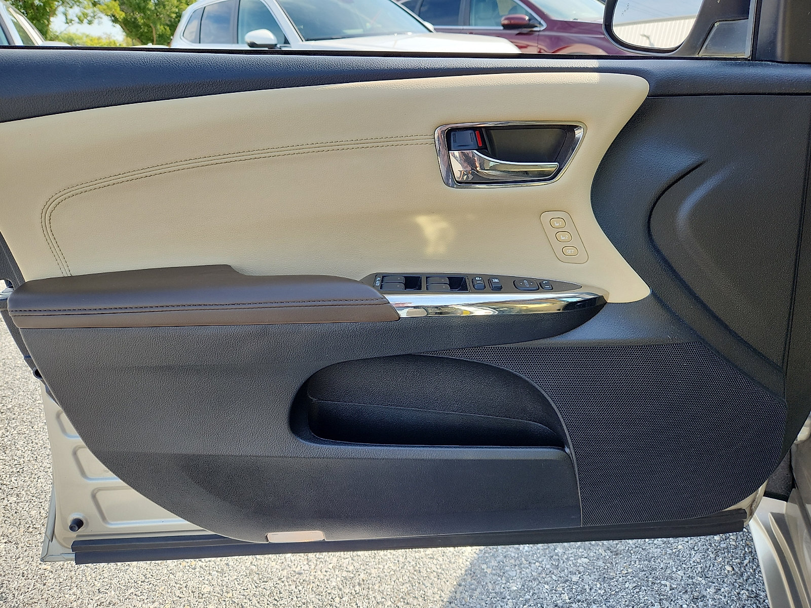 Used 2015 Toyota Avalon XLE Touring FWD image 12