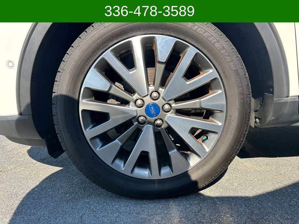 Used 2020 Ford Escape Titanium AWD/4WD image 25