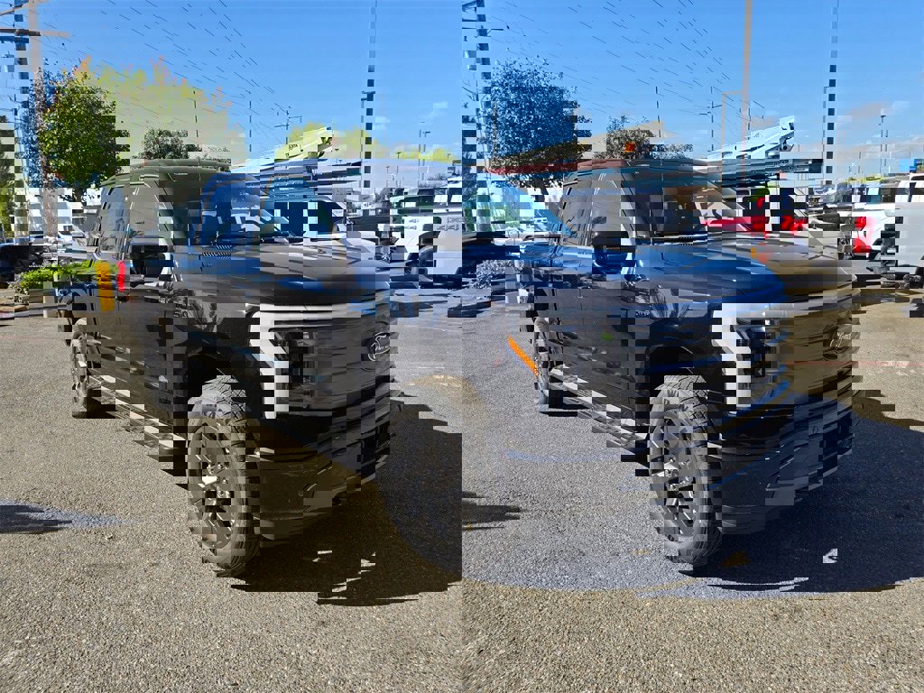 New 2025 Ford F150 Lightning Lariat image 3