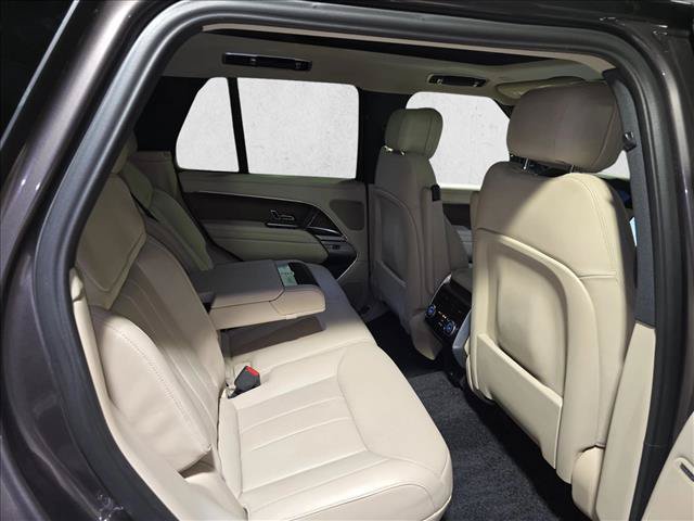Used 2024 Land Rover Range Rover SE AWD/4WD image 11